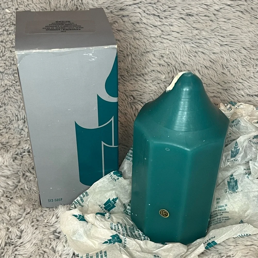 Partylite Pillar Candle Spinnaker Teal S0555 2.5”x5.5”